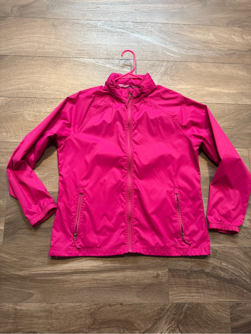 LL Bean Womens Hooded Rain Jacket in Berry Pink Size Large Nylon Lightweight
